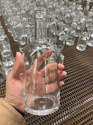 Декальный 700ml 1000ml печатный винт крышка Прозрачная и замороженная плоская бутылка кофе Стеклянная бутылка для ликера