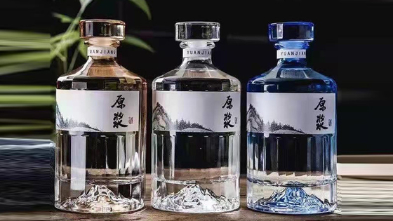 Декальный 700ml 1000ml печатный винт крышка Прозрачная и замороженная плоская бутылка кофе Стеклянная бутылка для ликера