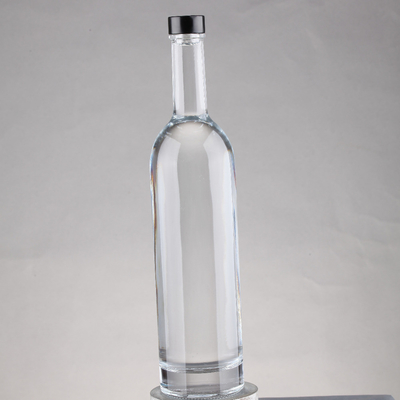 Бутылки с водкой 70cl 700ml изготовлены из стекла Super Flint с толстой основой и пробкой