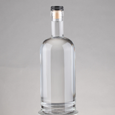 Бутылки с водкой 70cl 700ml изготовлены из стекла Super Flint с толстой основой и пробкой