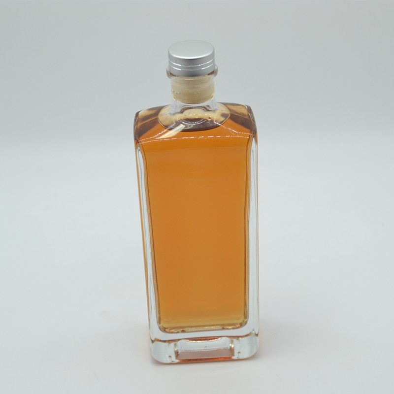 Стеклянная бутылка для джина, виски, водки, коньяка, ликера FOB