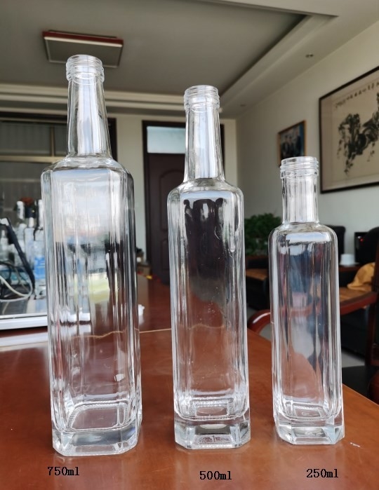 Декальная поверхность и пробковый уплотнитель типа 375Ml 500Ml 700Ml 750Ml 70Cl Стеклянные бутылки